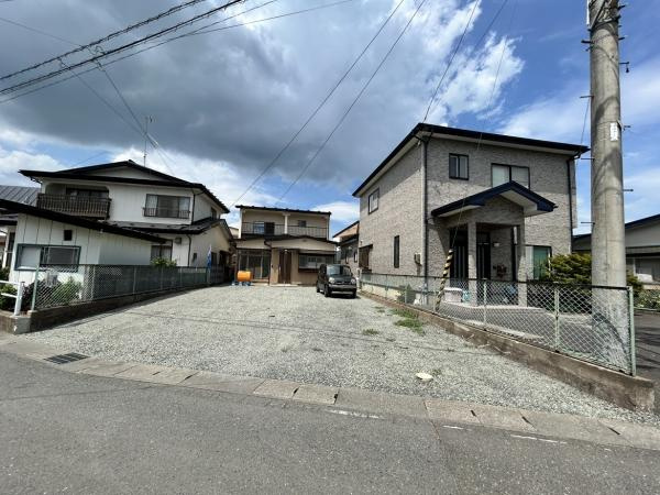 三戸郡五戸町字天満後の駐車場