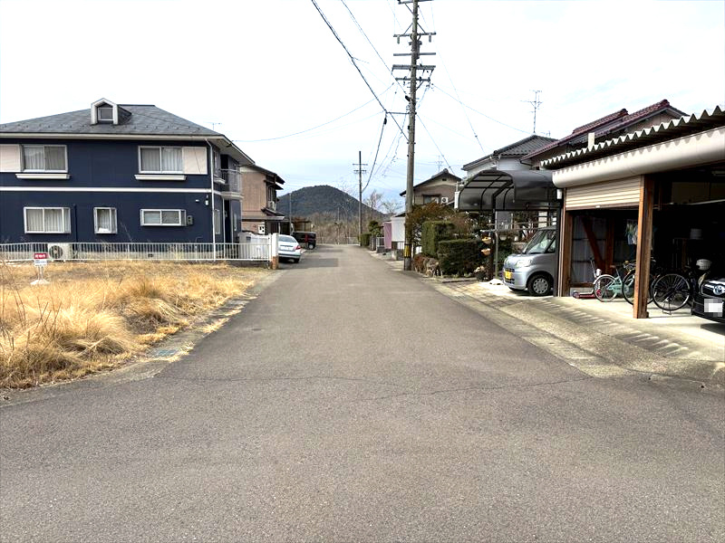 ６４９４９　岐阜市三輪土地の前面道路含む現地写真