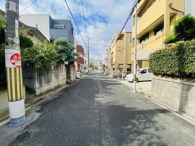 大阪市住吉区遠里小野6丁目　モデルハウスの前面道路含む現地写真