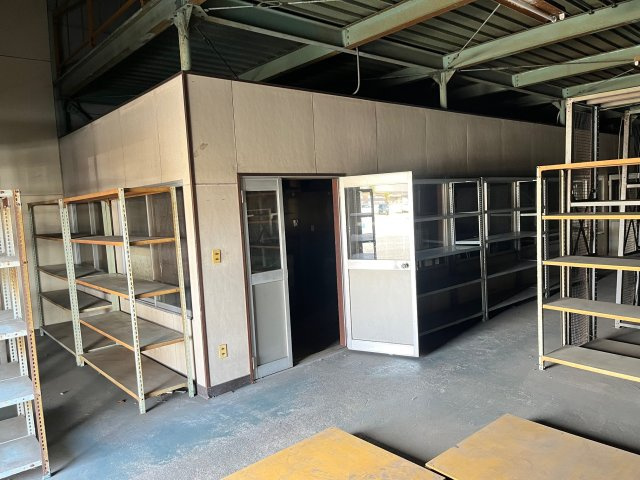 十一番町内海貸倉庫の内装