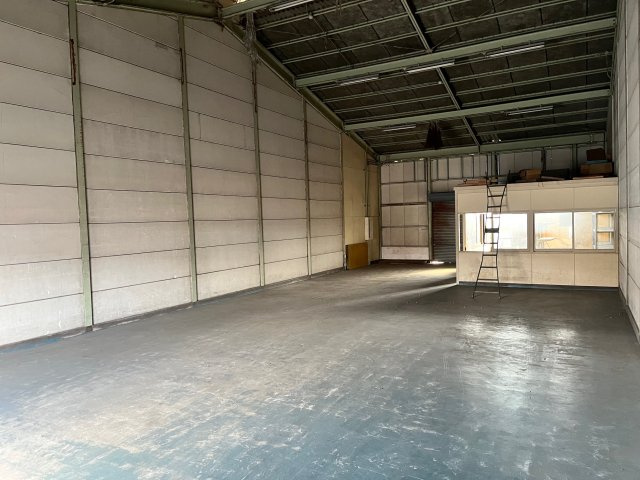 十一番町内海貸倉庫の内装