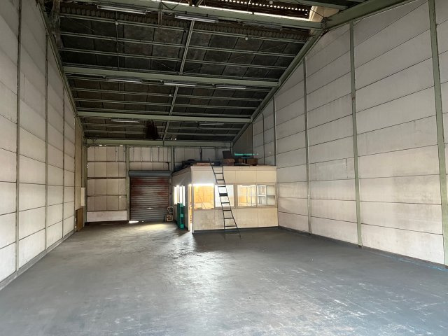 十一番町内海貸倉庫の内装