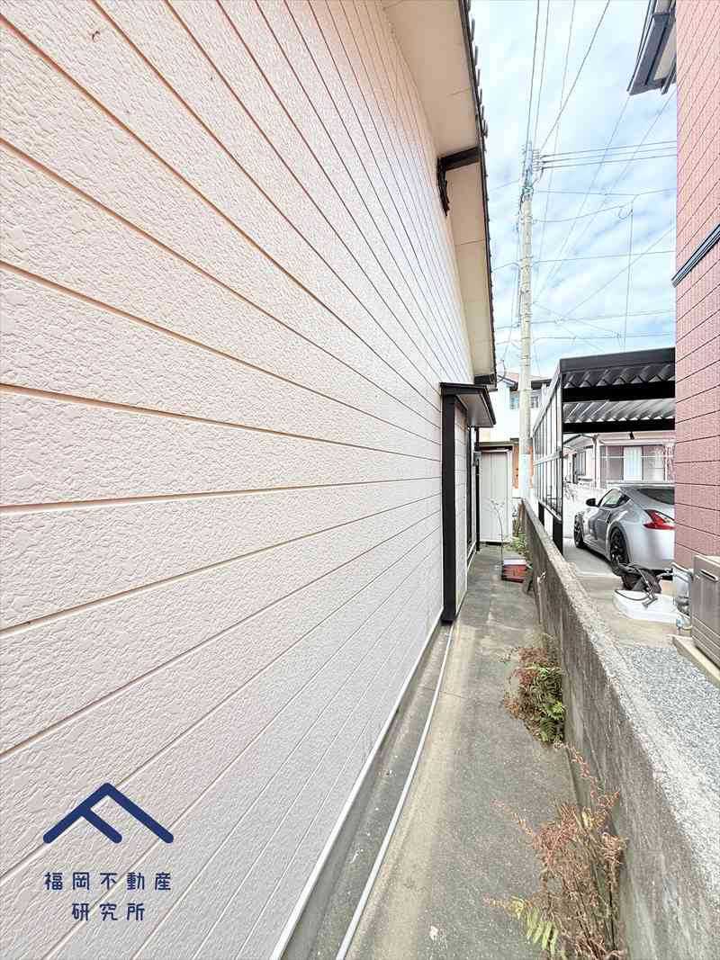 糸島市板持１丁目　戸建ての前面道路含む現地写真
