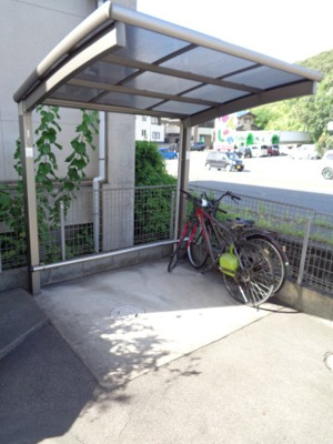 【その他共用部分】 | アーバンハイツ | 屋根付き駐輪場