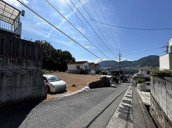 【前面道路含む現地写真】