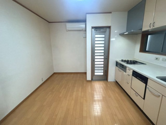 【居間・リビング】 | 右京区西京極中沢町