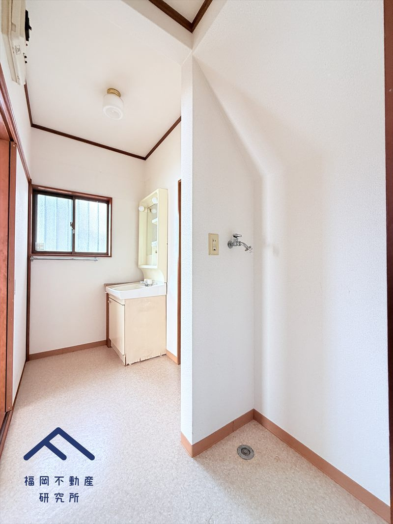 糸島市神在西１丁目 　戸建てのランドリースペース