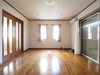 【居間・リビング】 | 東山台３丁目戸建 | 使いやすいリビングです