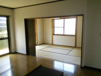 【居間・リビング】 | ロイヤルハイツ出雲Ⅱ | DK、和室