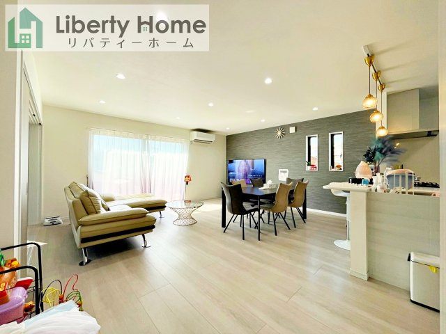 土浦市板谷1丁目　中古戸建の居間・リビング