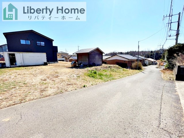 土浦市板谷1丁目　中古戸建の外観|西側前面道路からの外観写真(西側隣地を購入する事も可能です)　詳細はお問い合わせください♪