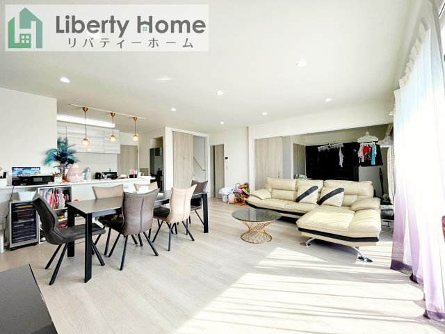 土浦市板谷1丁目　中古戸建の居間・リビング