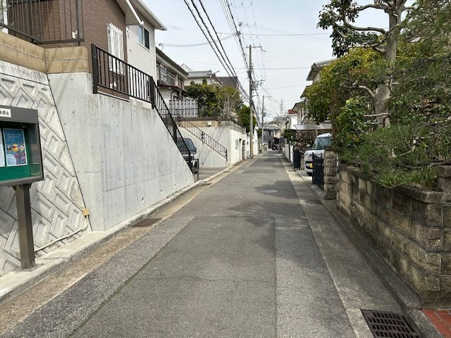 【前面道路含む現地写真】の画像