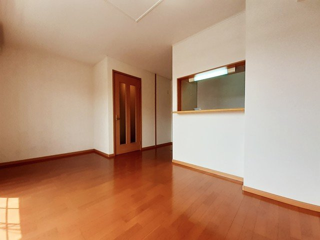 ラフレシールウエストの居間・リビング