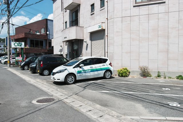 泰平商事駐車場の外観