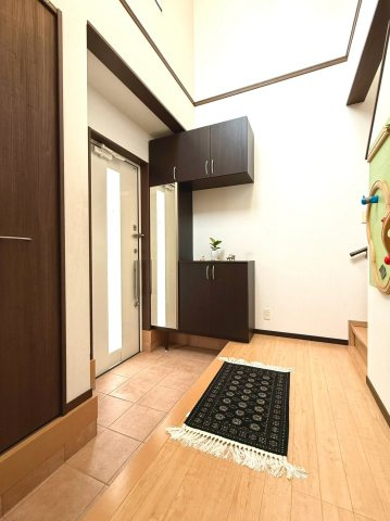 山荘町　戸建の玄関