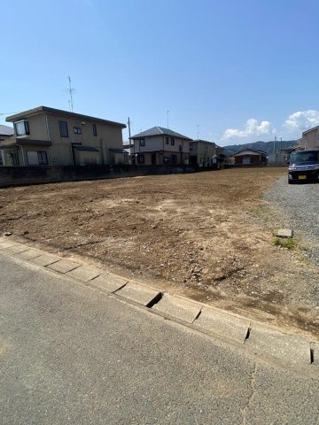 勿来町酒井酒井原 330坪の前面道路含む現地写真|前面道路(北東側)から撮影した写真です
