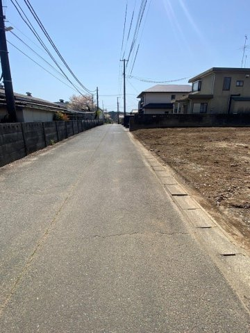 勿来町酒井酒井原 330坪の前面道路含む現地写真|前面道路です。幅員は約5ｍとなります。