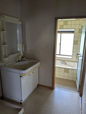 中古戸建　藤塚町の独立洗面台
