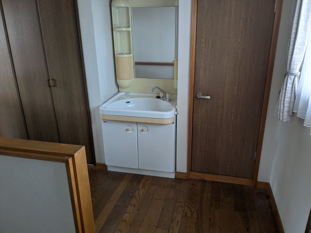 中古戸建　藤塚町の独立洗面台
