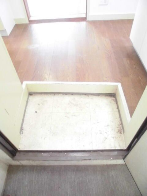 ハイツピクニックの玄関