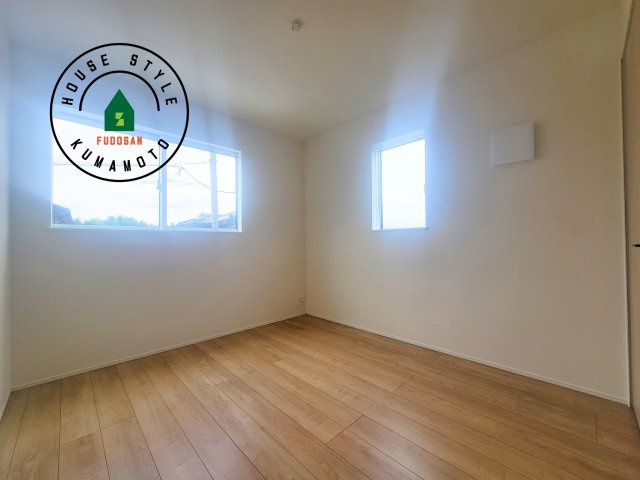 熊本市北区龍田1丁目第1-3棟（1号棟）の洋室|採光良好な洋室は全居室、複層ガラスの遮熱効果と断熱効果で、一年中快適に過ごせます。