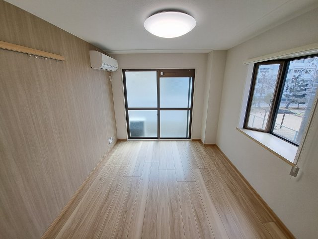 コウシエンイトーハイツの居間・リビング