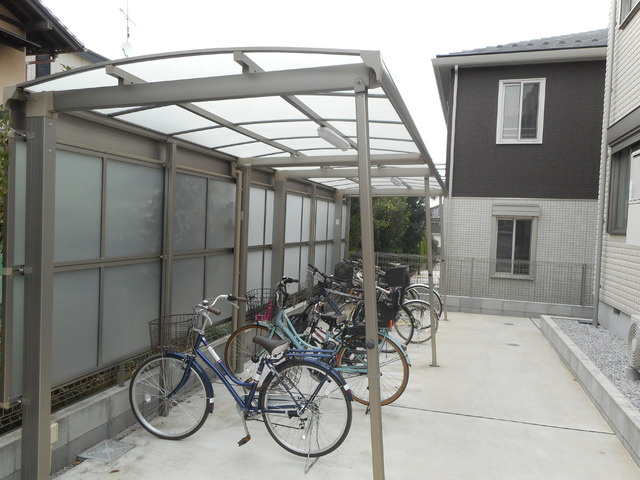 サンヒルズ中川のその他共用部分|屋根付駐輪場