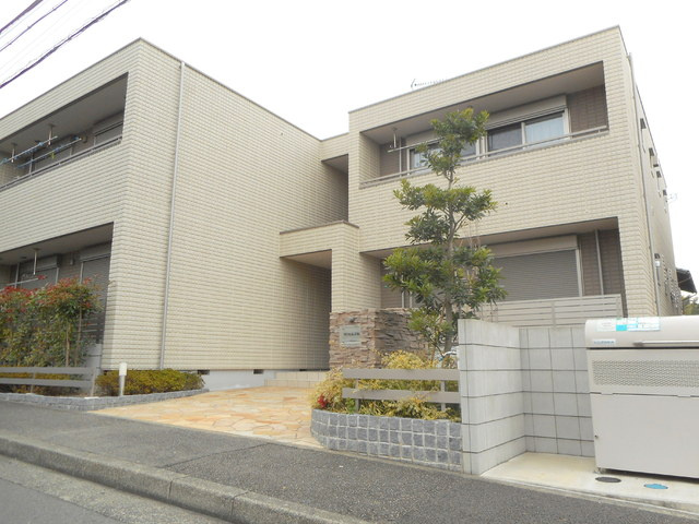 サンヒルズ中川の外観|閑静な住宅街