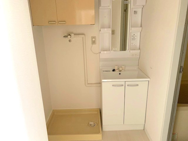 西川口朝日マンションの独立洗面台