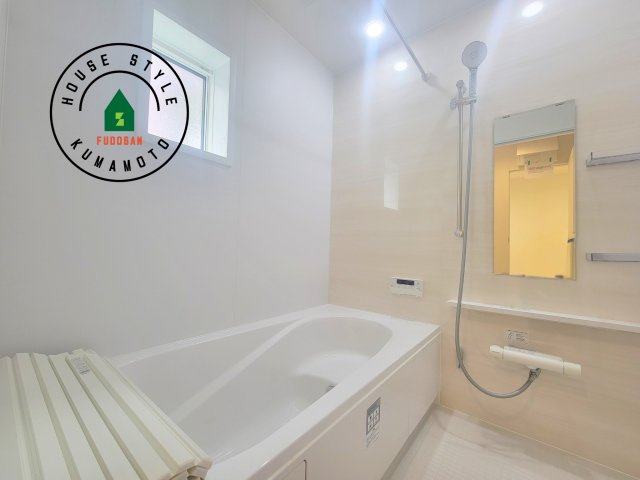 熊本市北区龍田1丁目第1-3棟（2号棟）の浴室|1日の疲れを癒してくれる広々バスルーム。雨の日のお洗濯にも大活躍な浴室乾燥機付です！