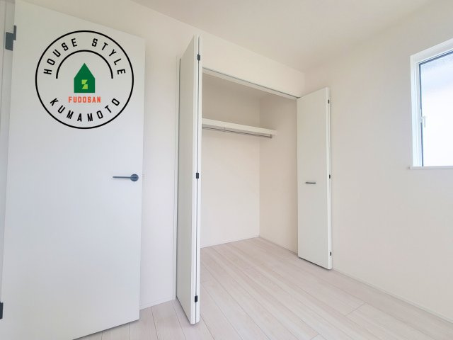 熊本市北区龍田1丁目第1-3棟（2号棟）の収納|洋服や大きな荷物が多い方や人数の多いご家族などは、一般的なクローゼットよりもウォークインクローゼットのほうが使い勝手が良いです。