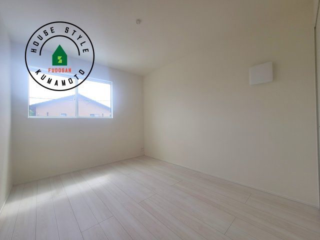 熊本市北区龍田1丁目第1-3棟（2号棟）の洋室|採光良好な洋室は全居室、複層ガラスの遮熱効果と断熱効果で、一年中快適に過ごせます。