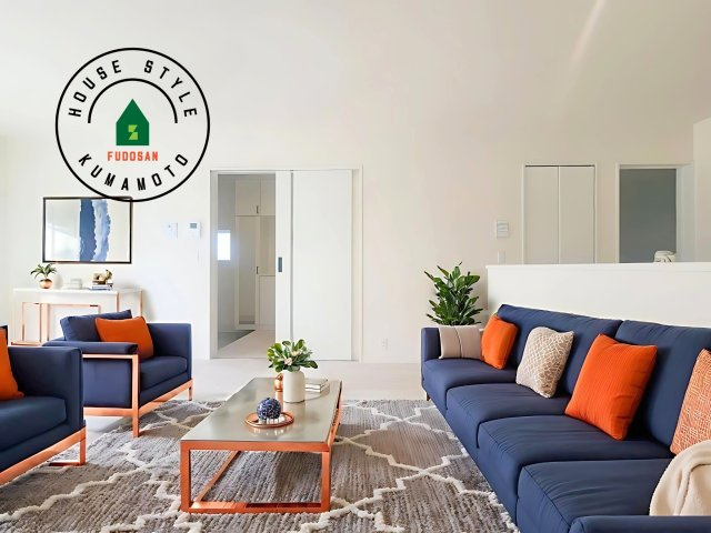 熊本市北区龍田1丁目第1-3棟（2号棟）の居間・リビング|キッチンからリビングをしっかり確認できます。家族の笑顔があふれる空間になりそうですね。※家具はCGを合成したものです。