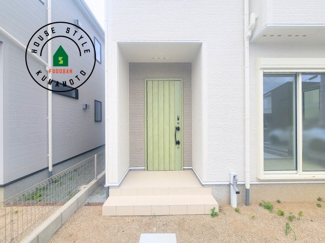 熊本市北区龍田1丁目第1-3棟（2号棟）の玄関|おでかけの時も帰った時も、「我が家」を最初に感じでもらえる素敵な空間に。