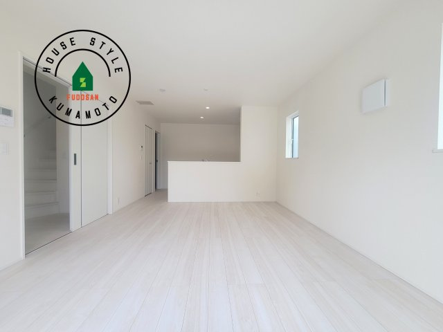 熊本市北区龍田1丁目第1-3棟（2号棟）の居間・リビング|多くの時間を過すことになるリビングだからこそ、いつも穏やかな空間・解放感が味わえ毎日が充実します。