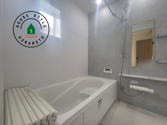 熊本市北区龍田1丁目第1-3棟（3号棟）の浴室|1日の疲れを癒してくれる広々バスルーム。雨の日のお洗濯にも大活躍な浴室乾燥機付です！
