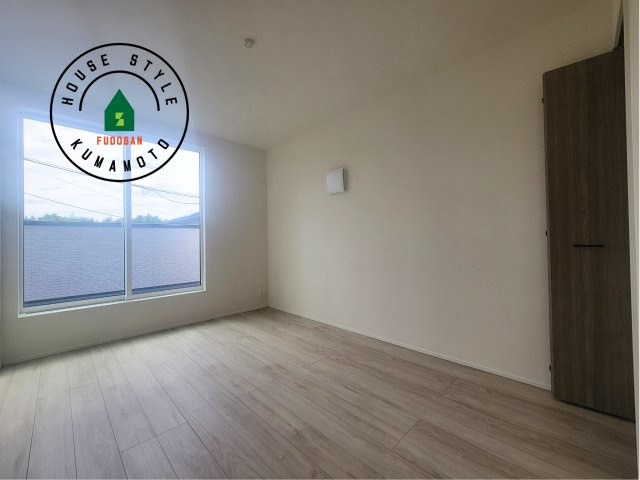 熊本市北区龍田1丁目第1-3棟（3号棟）の洋室|採光良好な洋室は全居室、複層ガラスの遮熱効果と断熱効果で、一年中快適に過ごせます。