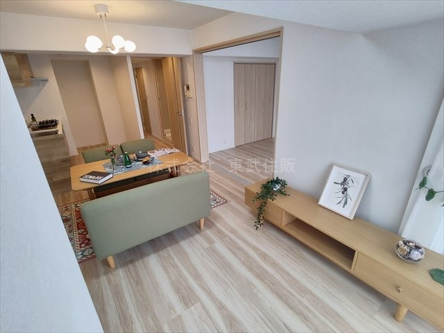 【居間・リビング】の画像