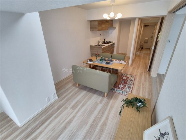 【居間・リビング】 | コスモ鶴瀬ステーションスクエア | 開放感があり日当たり良好です