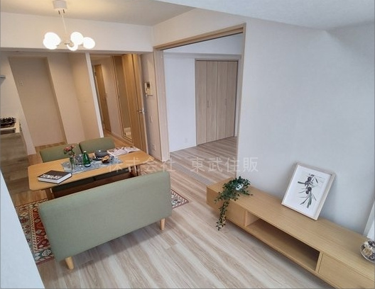 【居間・リビング】の画像