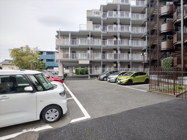 【駐車場】 | コスモ鶴瀬ステーションスクエア | 敷地内駐車場（空き状況要確認）