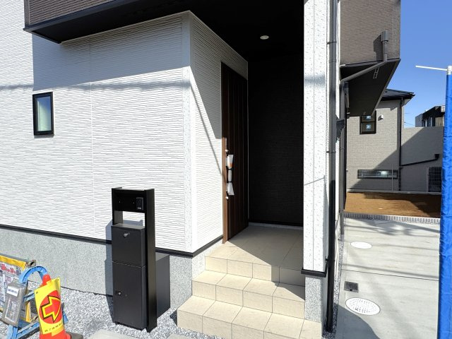 流山市名都借新築戸建（名都借24-1期）のエントランス|エントランス・玄関ポーチ