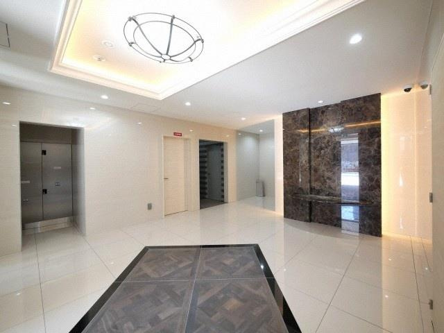 Luxe新大阪西のエントランス