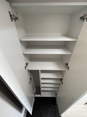 大阪市城東区中央２丁目の賃貸マンションの玄関
