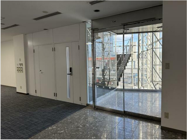 東栄町貸事務所のロビー