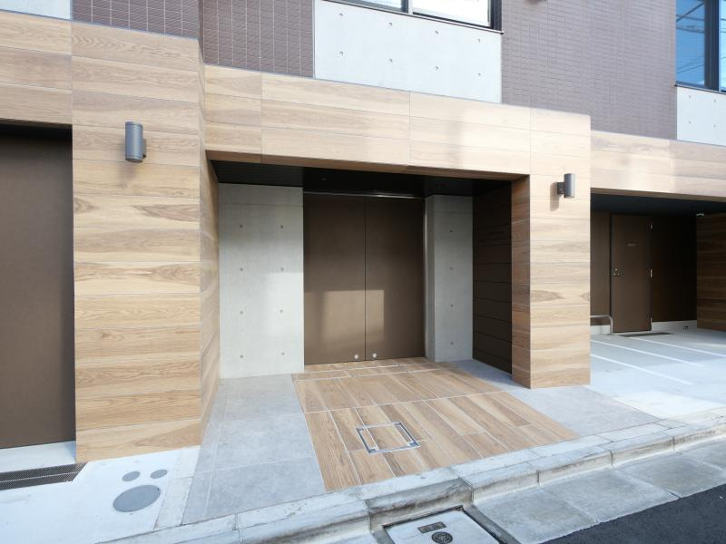 ＣＯＭＰＯＳＩＴＥ　渋谷本町のエントランス