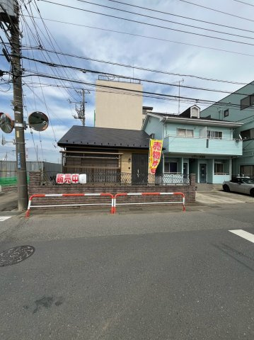 和光市新倉4丁目　中古戸建の前面道路含む現地写真