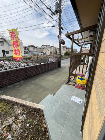 和光市新倉4丁目　中古戸建の前面道路含む現地写真