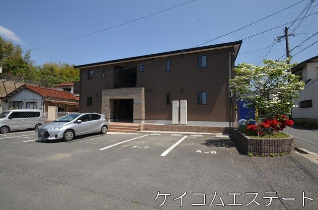 北九州市八幡西区上上津役３丁目のアパートの駐車場